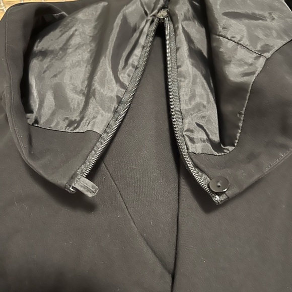 H&M Black Knee-Length A-Line Pleated Skirt - Picture 8 of 9